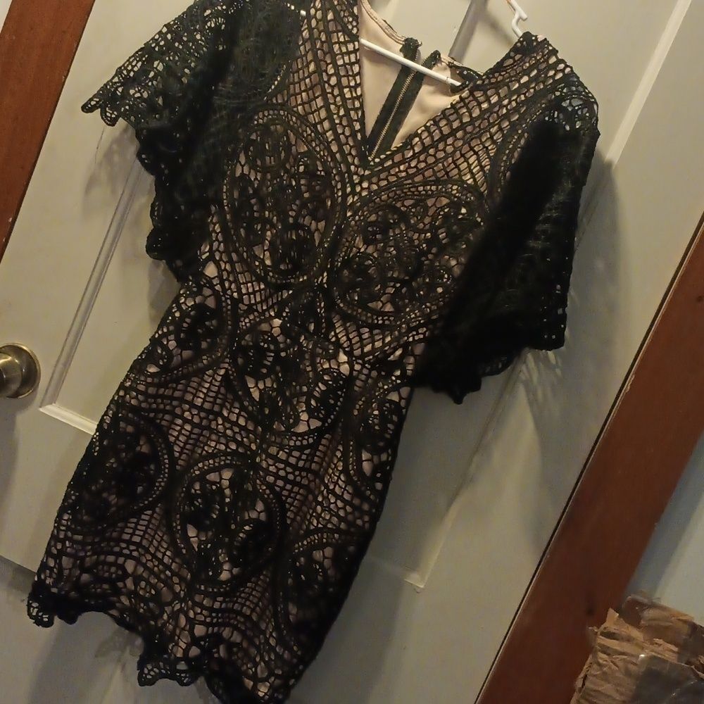 🤠SOLEBLU Lined Crocheted Dress Size Small